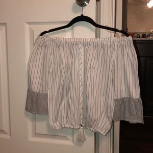 Off the shoulder, midriff top !